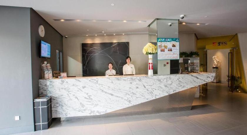 Jinjiang Inn Caoan Road Shanghai Exterior photo